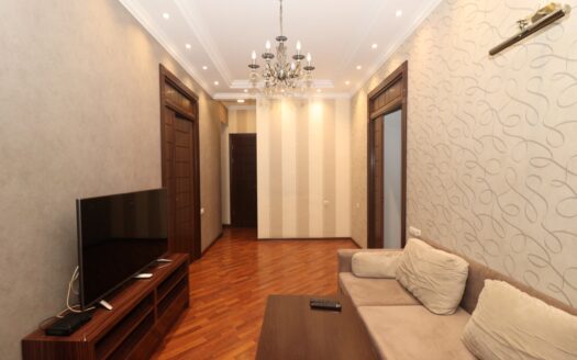 3 room apartment on Kievyan street, 98 sq.m., 3/5 floor, high ceilings, multiple balconies