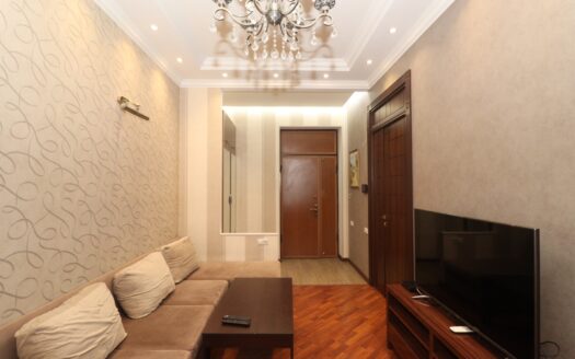 3 room apartment on Kievyan street, 98 sq.m., 3/5 floor, high ceilings, multiple balconies