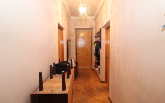 4 room apartment, Komitas Avenue, 100 sq.m., second to last floor, high ceilings, multiple balconies