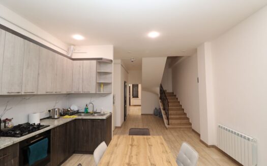 Three story stone house, Riga street, 198 sq.m., major renovation