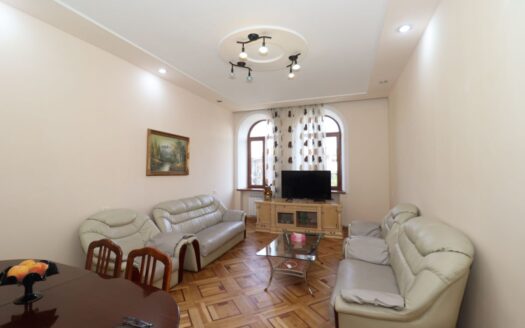 3 room apartment on Grigor Lusavorich street, 105 sq.m., high ceilings
