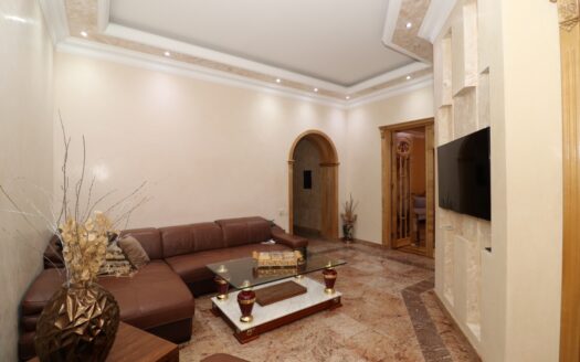 Three story house, Moldovakan Street in Nor Nork, 429 sq.m., 3+ bathrooms, major renovation