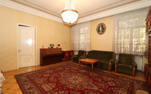 3 room apartment, Tigran Mets Avenue, 105 sq.m., 3/5 floor, high ceilings, stone building