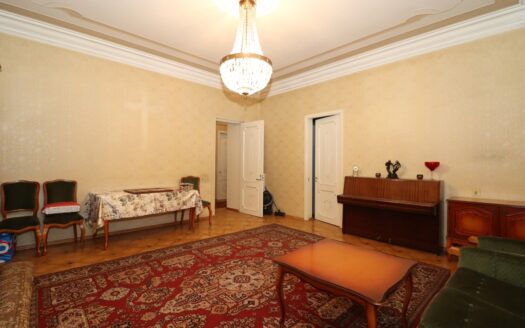 3 room apartment, Tigran Mets Avenue, 105 sq.m., 3/5 floor, high ceilings, stone building