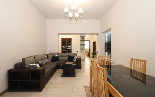 3 room apartment on Tumanyan street, 92 sq.m., high ceilings