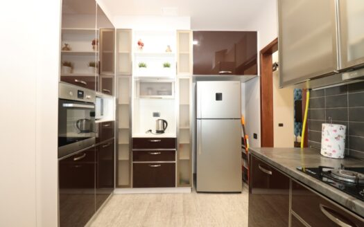 3 room apartment on Tumanyan street, 92 sq.m., high ceilings