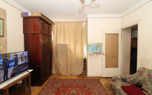 2 room apartment, Orbeli brothers street, 67 sq.m., 2/5 floor, stone building