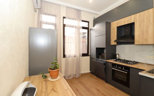 3 room apartment, Koryun street, 74 sq.m., high ceilings, major renovation