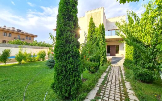 Two story house on Bagrevand street in Nor Nork, 325 sq.m., 3+ bathrooms, major renovation