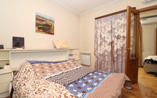 4 room apartment, Victor Hambardzumyan Street, 78 sq.m., major renovation, stone building