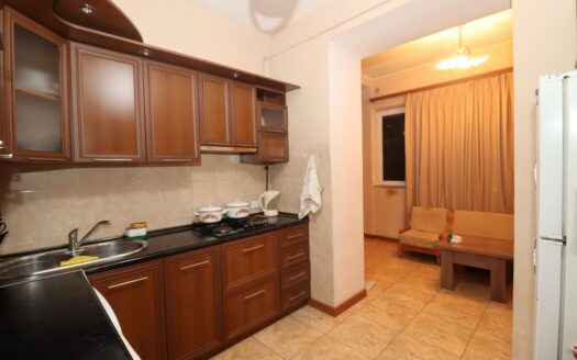 2 room apartment, Saryan Street, 60 sq.m., 3/5 floor, high ceilings, multiple balconies