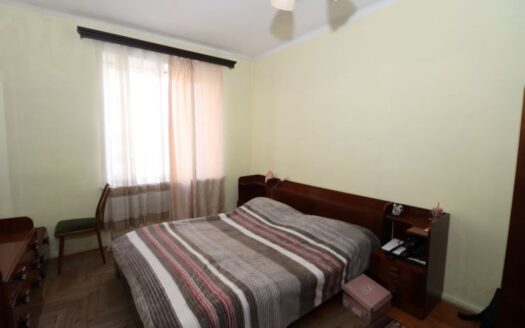 2 room apartment on Hovsep Emin street, 57 sq.m., 3/5 floor, stone building