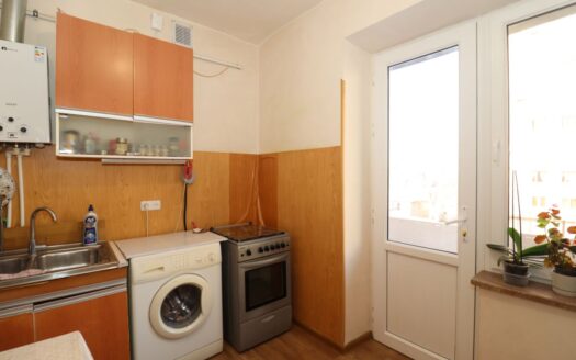 2 room apartment on Hovsep Emin street, 57 sq.m., 3/5 floor, stone building