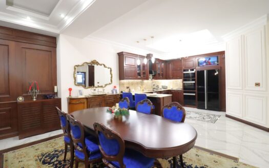 Spacious 3 room apartment in a new building on Leo street, 183 sq.m., 2 bathrooms, high ceilings