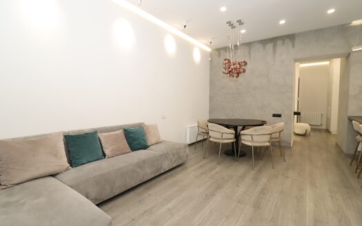 2 room apartment, Isahakian street, 78 sq.m., high ceilings, multiple balconies
