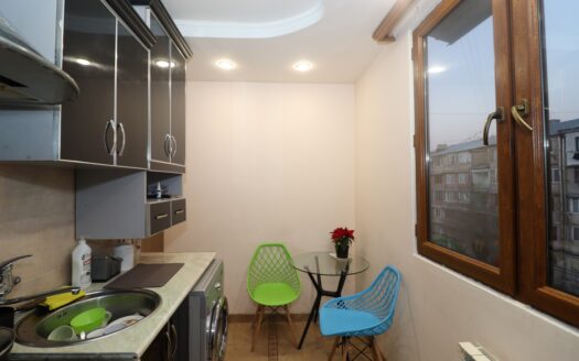 3 room apartment, Totovents Street, major renovation, stone building