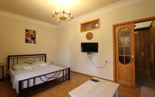 1 room apartment on Tolbukhin street, 30 sq.m., high ceilings