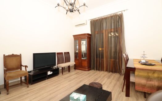 4 room apartment on Teryan street, 110 sq.m., high ceilings