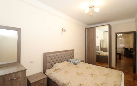 2 room apartment on Vahram Papazyan street, cosmetic renovation, stone building