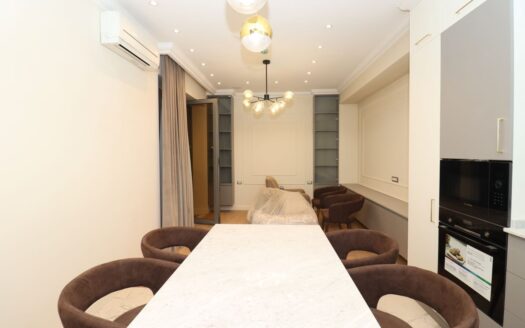 3 room apartment in a new building on Paronyan street, 84 sq.m., high ceilings