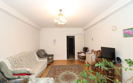 2 room apartment, Hakob Paronyan Street, 50 sq.m., 5/9 floor, major renovation