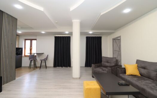 3 room apartment in a new building on Abovyan street, 82 sq.m., high ceilings, major renovation