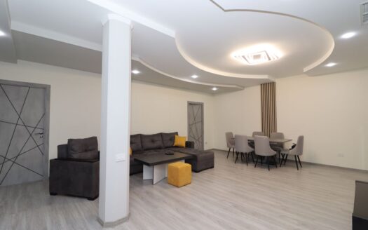 3 room apartment in a new building on Abovyan street, 82 sq.m., high ceilings, major renovation