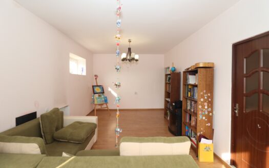 2 room apartment, Baghyan Street 1st lane, 60 sq.m., stone building