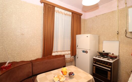 2 room apartment, Totovents Street, 52 sq.m., stone building