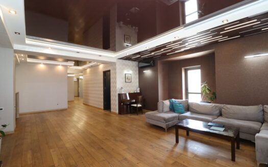 room apartment in a new building, Vardanants Street, 250 sq.m.