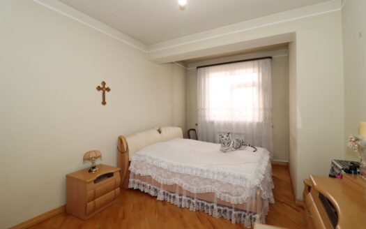 3 room apartment, Hrachya Kochar Street, major renovation, stone building