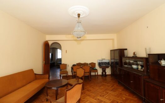 3 room apartment, in Yevand Kochar street, 83 sq.m., cosmetic renovation