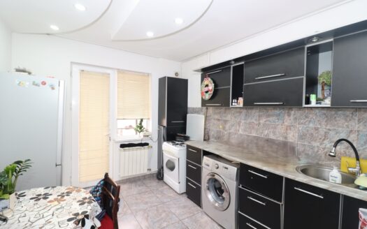 2 room apartment, Dro Street, 74 sq.m., cosmetic renovation