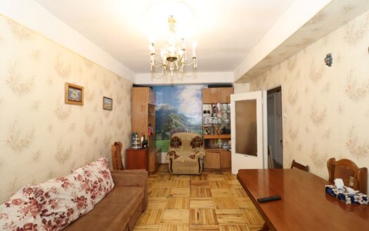 3 room apartment, Griboyedov Street, 84 sq.m