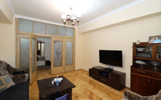 4 room apartment, 2nd lane of Azatutyan Avenue, cosmetic renovation