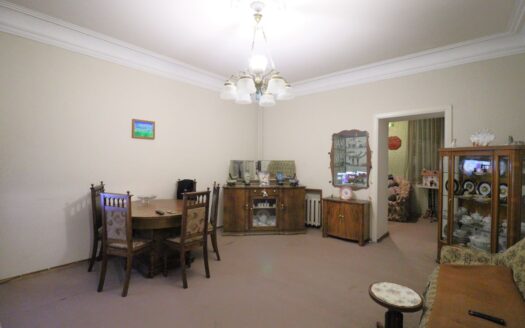 3 room apartment, Mashtots Avenue near Cascade, 85 sq.m., high ceilings, stone building