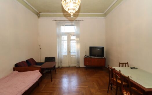 2 room apartment, Paronyan Street, high ceilings, stone building
