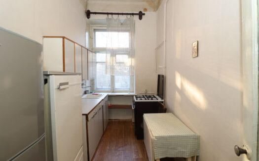 2 room apartment, Paronyan Street, high ceilings, stone building