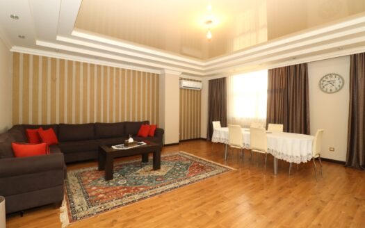 4 room apartment in a new building on Rostom street, 164 sq.m.