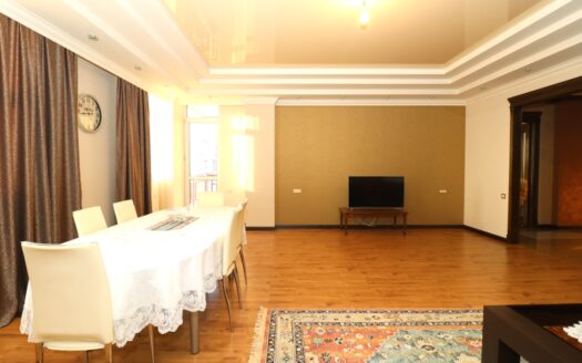 4 room apartment in a new building on Rostom street, 164 sq.m.