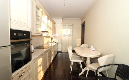 4 room apartment in a new building on Rostom street, 164 sq.m.