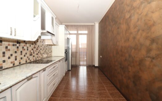 5 room apartment in a new building on Rostom street, 183 sq.m.