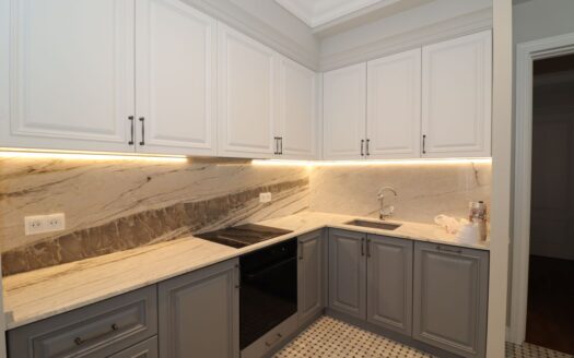 3 room apartment on Tamanyan street, 94 sq.m., high ceilings, major renovation