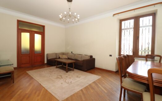 3 room apartment, Kievyan street, 107 sq.m., high ceilings, major renovation