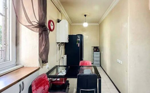 3 room apartment, Tumanyan street, 78 sq.m., high ceilings, cosmetic renovation