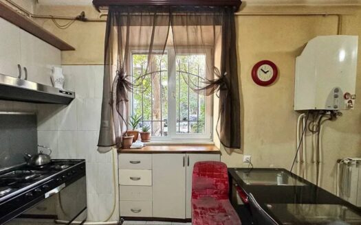 3 room apartment, Tumanyan street, 78 sq.m., high ceilings, cosmetic renovation