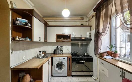 3 room apartment, Tumanyan street, 78 sq.m., high ceilings, cosmetic renovation
