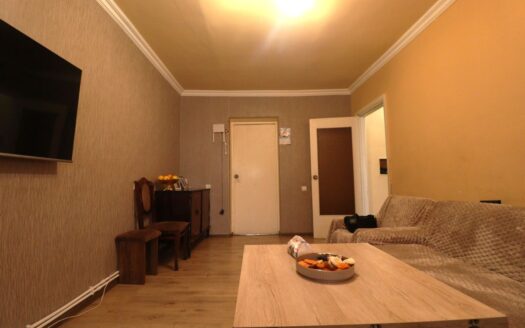 2 room apartment, Arzumanyan Street, 65 sq.m., stone building