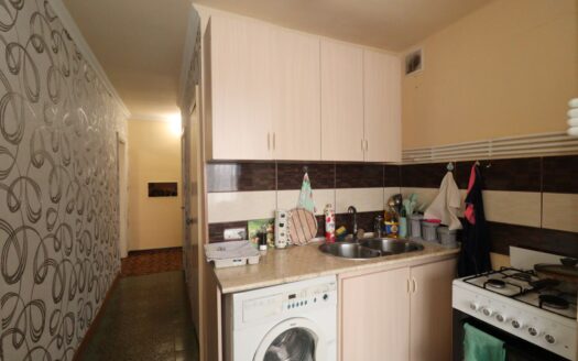 2 room apartment, Arzumanyan Street, 65 sq.m., stone building