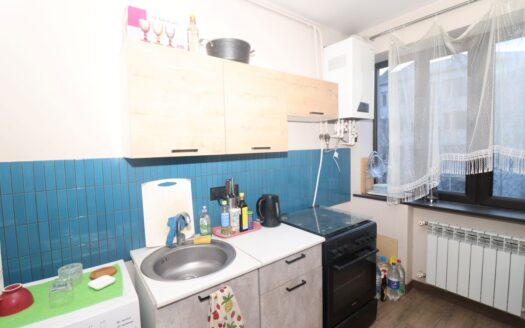 2 room apartment, Griboyedov Street, 43 sq.m., 3/5 floor, major renovation, stone building